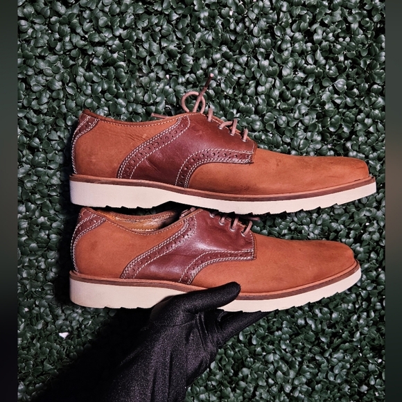 Bostonian Two-Tone Brown Leather Oxfords - Picture 3 of 8